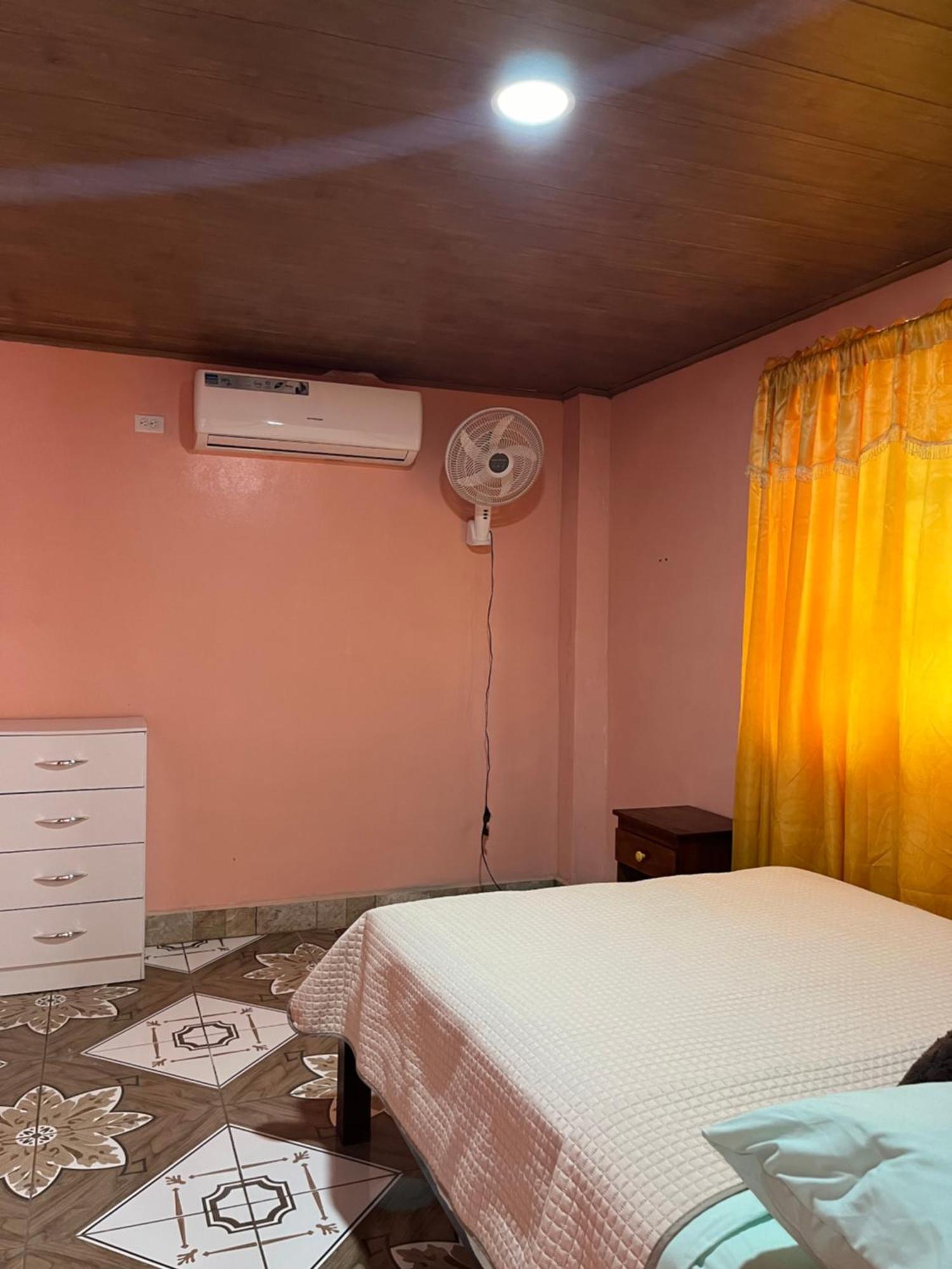 Hotel Surf Camp à Bocas del Toro Extérieur photo